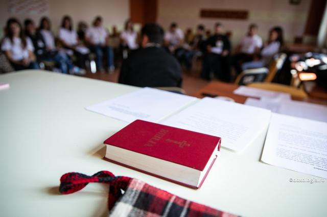 Arhiepiscopia Iașilor organizează interviuri pentru acordarea binecuvântării celor care doresc să se înscrie la examenul de titularizare