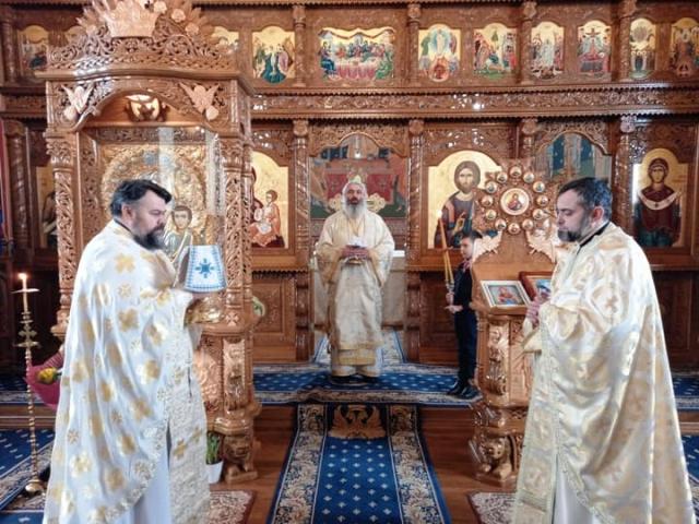 Liturghie arhierească în Biserica „Acoperământul Maicii Domnului” - Donduşeni