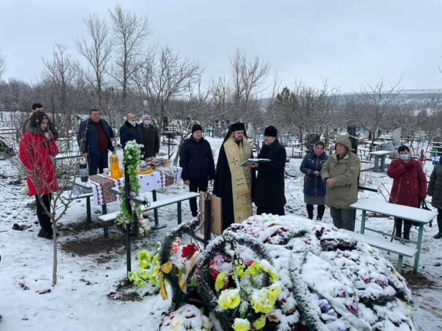 PS Veniamin s-a rugat la mormântul profesorului Mihail Popescu