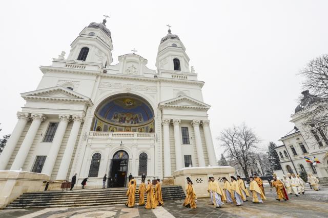 Hramul istoric al Catedralei mitropolitane din Iași, sărbătorit în prezența a șapte arhierei