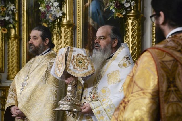 Hramul istoric al Catedralei mitropolitane din Iași, sărbătorit în prezența a șapte arhierei