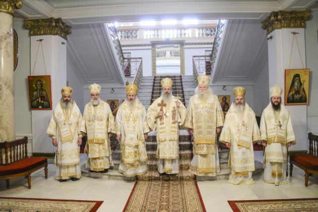 Hramul istoric al Catedralei mitropolitane din Iași, sărbătorit în prezența a șapte arhierei