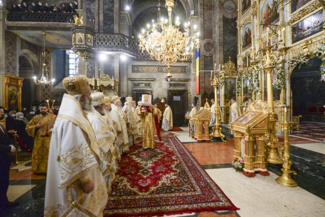 Hramul istoric al Catedralei mitropolitane din Iași, sărbătorit în prezența a șapte arhierei