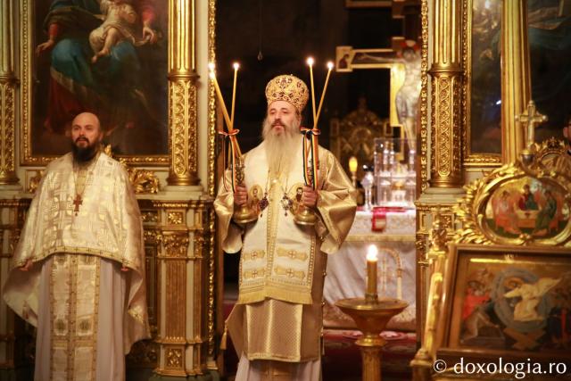 Părintele Mitropolit Teofan a slujit la Catedrala Mitropolitană: „Viața creștină este o cruce zilnică”