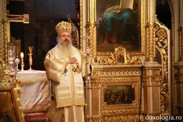 Părintele Mitropolit Teofan a slujit la Catedrala Mitropolitană: „Viața creștină este o cruce zilnică”