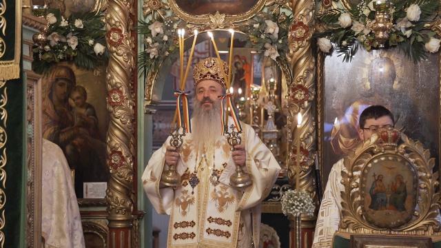 (Video) Binecuvântare arhierească în Parohia „Sfinții  Voievozi” Roșca din Iași