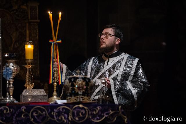 Părintele Mitropolit Teofan a slujit Liturghia Darurilor mai înainte sfințite la Catedrala Mitropolitană