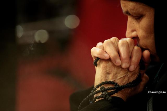 Ce virtuți ajută sfânta rugăciune?