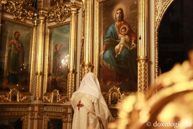Liturghia Darurilor la Catedrala Mitropolitană. IPS Teofan: „Buna Vestire aduce nădejde într-o lume disperată”