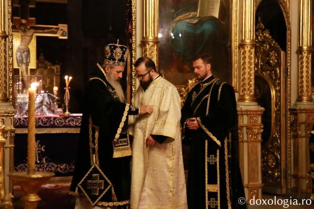 Liturghia Darurilor la Catedrala Mitropolitană. IPS Teofan: „Buna Vestire aduce nădejde într-o lume disperată”