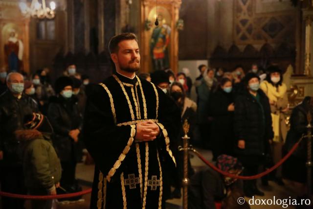 Liturghia Darurilor la Catedrala Mitropolitană. IPS Teofan: „Buna Vestire aduce nădejde într-o lume disperată”