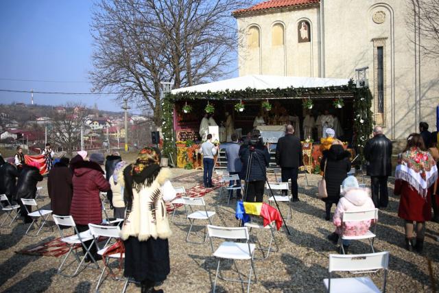 Sfântă Liturghie săvârșită de doi ierarhi, la împlinirea a 103 ani de la Unirea Basarabiei cu România