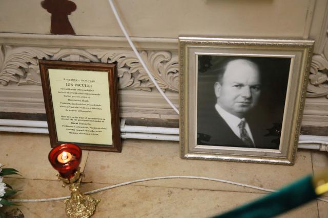 Sfântă Liturghie săvârșită de doi ierarhi, la împlinirea a 103 ani de la Unirea Basarabiei cu România