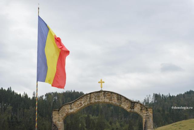 (Video) „România e acolo unde se află fiecare român care crede în Dumnezeu” – Pr. Constantin Necula