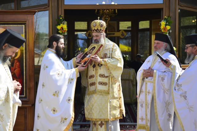 IPS Mitropolit Teofan, la Mănăstirea Hlincea: „Biserica Ortodoxă este cunoașterea lui Dumnezeu”