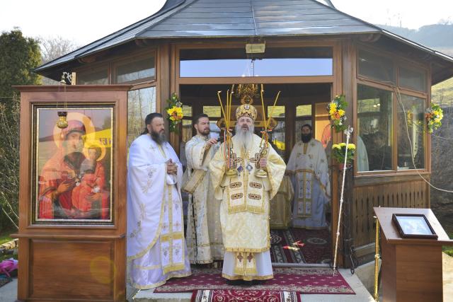 IPS Mitropolit Teofan, la Mănăstirea Hlincea: „Biserica Ortodoxă este cunoașterea lui Dumnezeu”