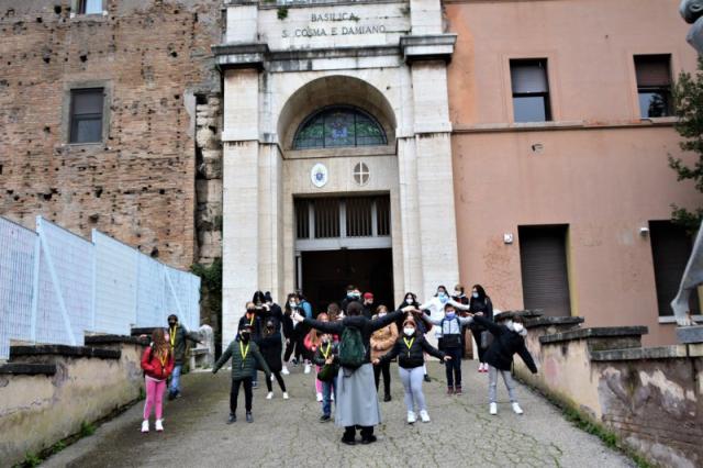 Concursul național „Biserica - familia românilor de pretutindeni” continuă