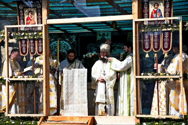 Liturghie arhierească la Mănăstirea Voroneț