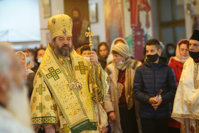 (Video) Preasfințitul Nichifor Botoșăneanul: „Să venim în biserică cu bucuria pe care copiii au avut-o și L-au primit pe Domnul”