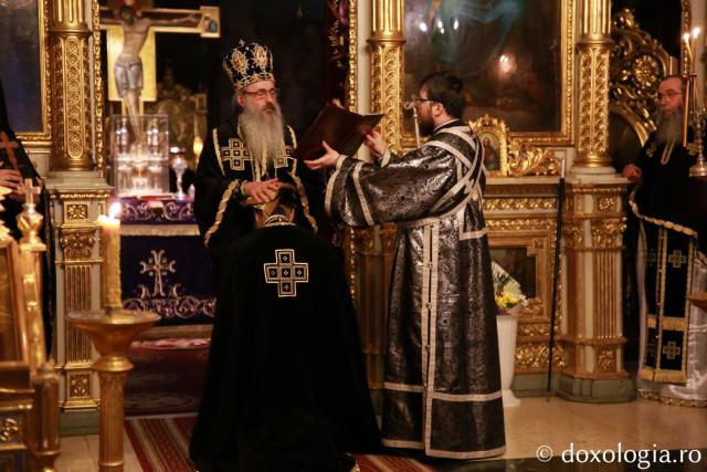 Părintele Mitropolit Teofan la Liturghia Darurilor: „Viața creștină este foarte surprinzătoare”