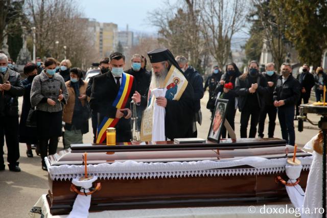 Slujba înmormântării fostului primar ieșean Constantin Simirad, oficiată de IPS Părinte Mitropolit Teofan