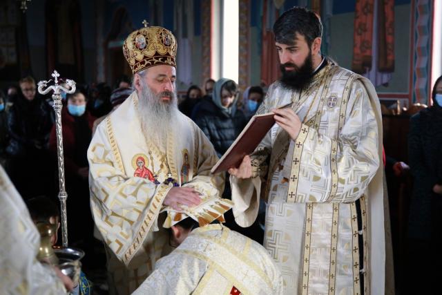 IPS Mitropolit Teofan, la Mănăstirea Știubieni din Botoșani: „Omul cu viață de cruce este omul stăpân peste patimi”