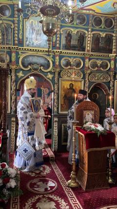 PS Părinte Nichifor Botoșăneanul a explicat credincioșilor din Țolici de ce cinstim Sfânta Cruce