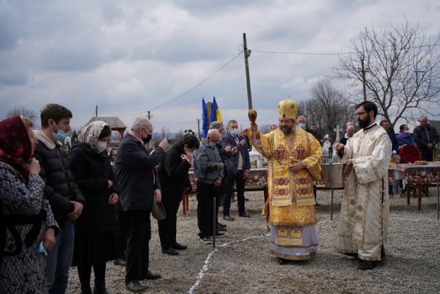 Piatră de temelie pentru o nouă biserică parohială în Râșca, după ce fostul locaș de cult a fost distrus de un incendiu