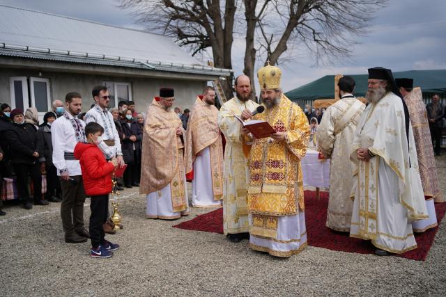 Piatră de temelie pentru o nouă biserică parohială în Râșca, după ce fostul locaș de cult a fost distrus de un incendiu
