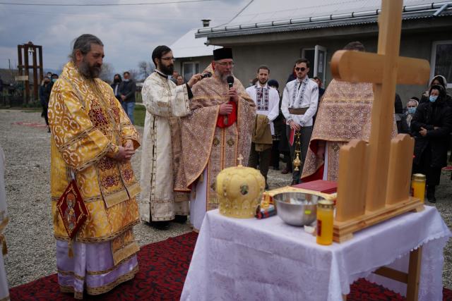 Piatră de temelie pentru o nouă biserică parohială în Râșca, după ce fostul locaș de cult a fost distrus de un incendiu