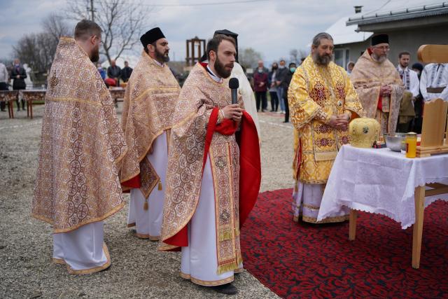 Piatră de temelie pentru o nouă biserică parohială în Râșca, după ce fostul locaș de cult a fost distrus de un incendiu