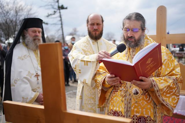 Piatră de temelie pentru o nouă biserică parohială în Râșca, după ce fostul locaș de cult a fost distrus de un incendiu