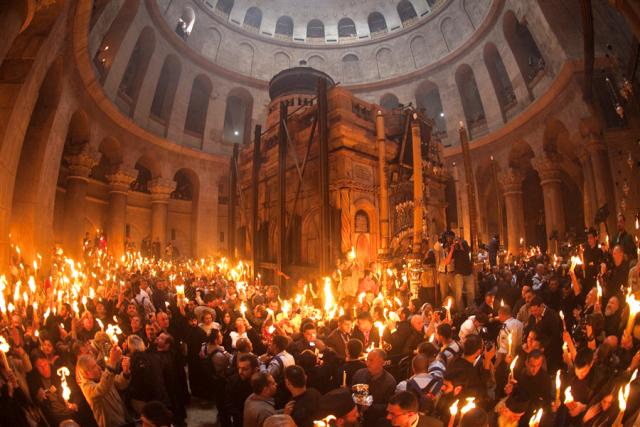 Ierusalim: La pogorârea Sfintei Lumini vor putea participa peste 2.000 de persoane