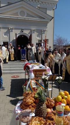 Părintele Dumitru Merticariu a fost înmormântat lângă biserica unde a slujit aproape trei decenii