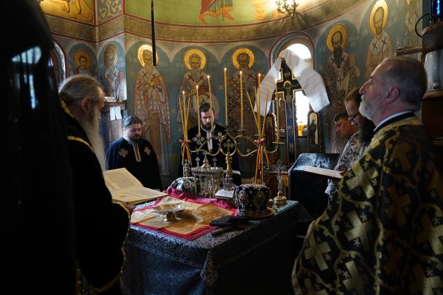 „Crucea Patriarhală”, cea mai mare distincție a Bisericii Ortodoxe Române, oferită părintelui Dan Damaschin