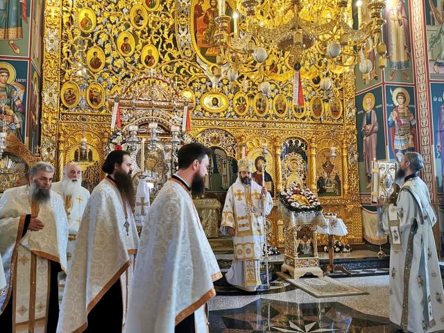 Praznicul Învierii Domnului la Mănăstirea Popăuți: „Hristos a făcut semne și minuni mari, iar cel mai mare semn este învierea Sa din morți”