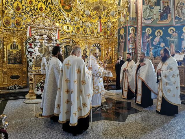 Praznicul Învierii Domnului la Mănăstirea Popăuți: „Hristos a făcut semne și minuni mari, iar cel mai mare semn este învierea Sa din morți”