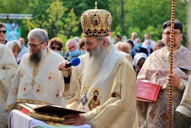 (Video) Biserica din Victoria-Stăuceni, ctitoria Patriarhului Teoctist, a fost resfințită de IPS Teofan