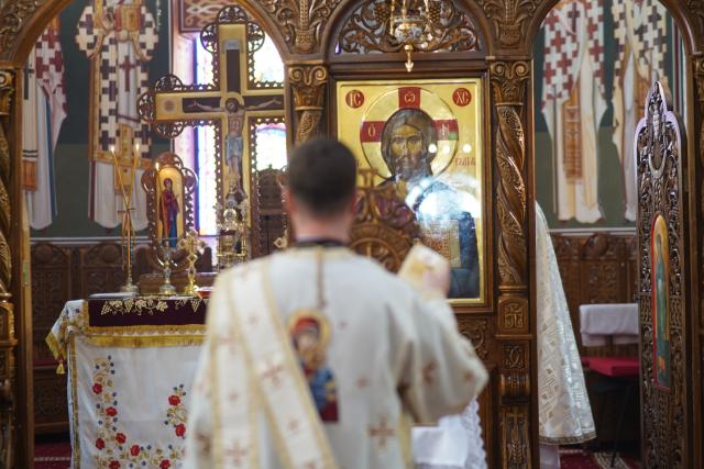 IPS Mitropolit Teofan, la Parohia Precista II din Piatra Neamț: „Creștinul adevărat este creștinul care nu deznădăjduiește”