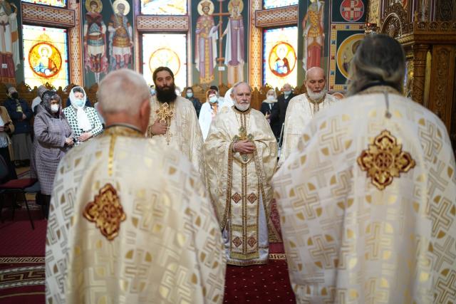 IPS Mitropolit Teofan, la Parohia Precista II din Piatra Neamț: „Creștinul adevărat este creștinul care nu deznădăjduiește”