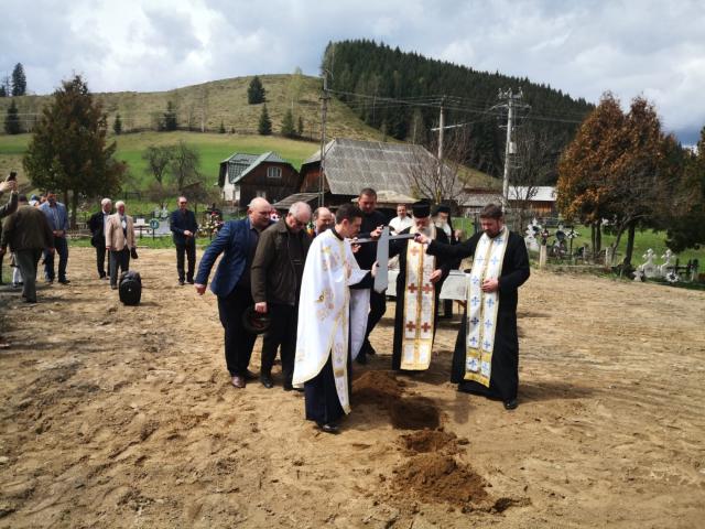 Sfințire de loc de biserică în Brodina de Sus, Suceava