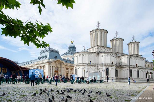 La hramul Catedralei Patriarhale sfintele moaşte vor fi scoase pentru închinare | Programul sărbătorii