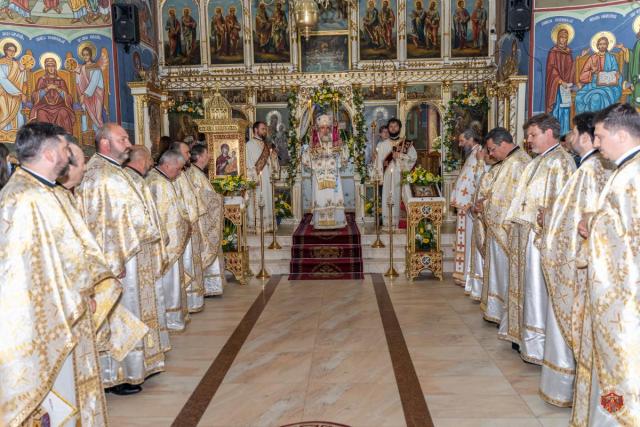 Liturghie arhierească în Parohia „Buna Vestire” din Bacău