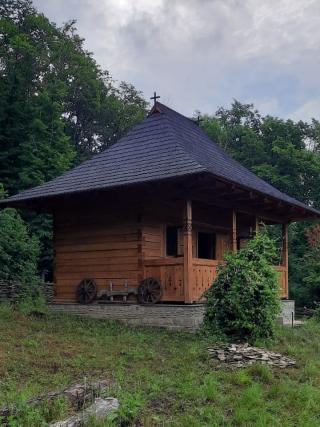 Slujire arhierească la Mănăstirea Cozancea
