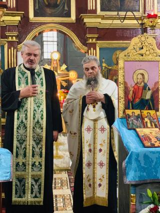 La Parohia „Sfinții Voievozi” – Cristești II, Protopopiatul Botoșani, a fost instalat un nou preot