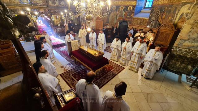 Taina Sfântului Maslu de obște a încununat hramul Catedralei Arhiepiscopale din Suceava