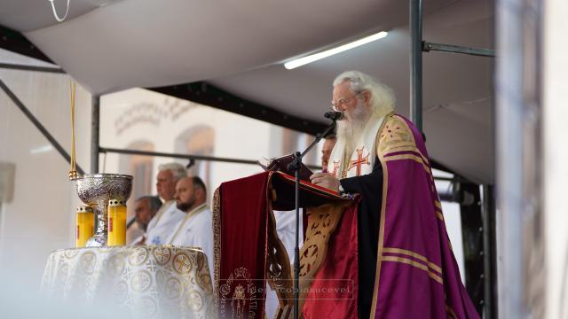 Taina Sfântului Maslu de obște a încununat hramul Catedralei Arhiepiscopale din Suceava