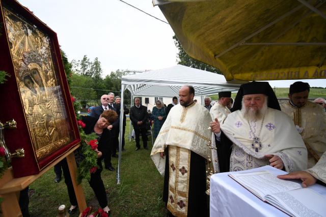 Pelerinaj în satul Ipatele cu icoana Maicii Domnului de la Mănăstirea Hadâmbu