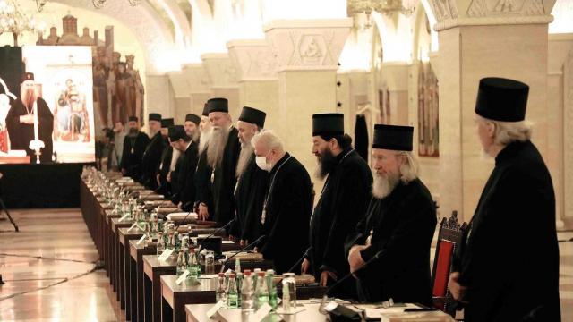 Sinodul Bisericii Serbiei a ales noi ierarhi