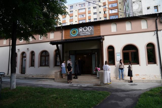 (Video) Sfințirea Spațiului creativ și de învățare - ROD - al Protopopiatului Piatra Neamț